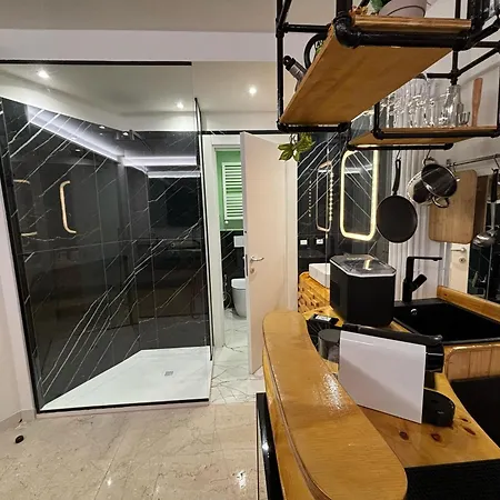 לינה וארוחת בוקר 4roomz