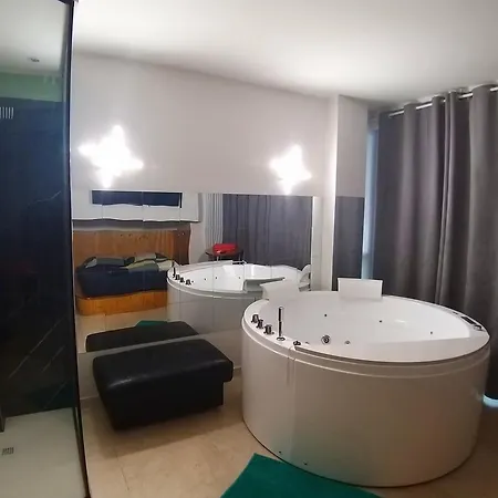 4roomz לינה וארוחת בוקר בולוניה