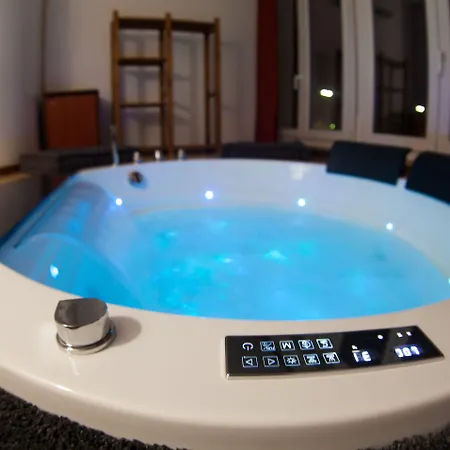 לינה וארוחת בוקר 4roomz בולוניה