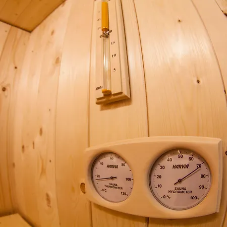 לינה וארוחת בוקר 4roomz בולוניה