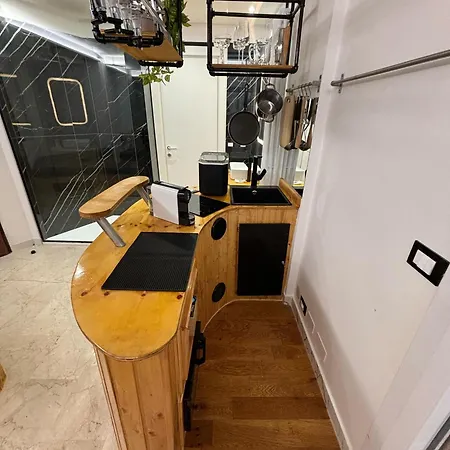 ベッド・アンド・ブレックファスト 4roomz