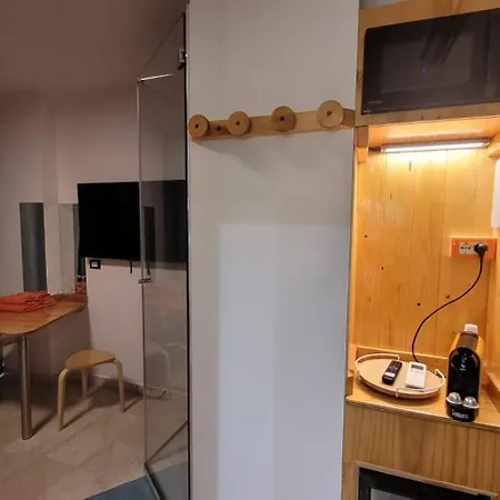 4roomz Bed & Breakfast 3*