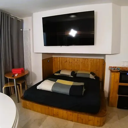 Bed & Breakfast 4roomz Bologna