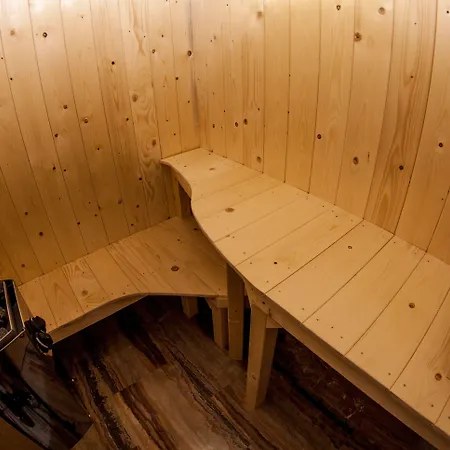 4roomz Panzió Bologna