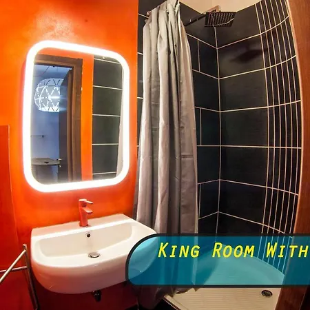 לינה וארוחת בוקר 4roomz