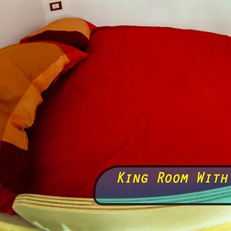 לינה וארוחת בוקר 4roomz בולוניה