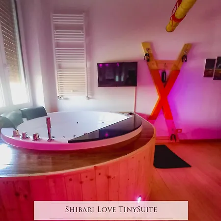 לינה וארוחת בוקר 4roomz בולוניה