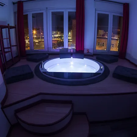 4roomz Отель типа 